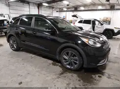 KNDCC3LC5H5092412 2017 KIA NIRO