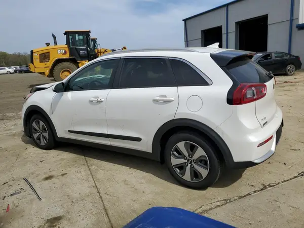 KNDCC3LC5H5095164 2017 KIA NIRO - Image 2