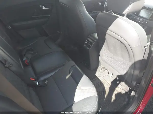 KNDCC3LC5J5108453 2018 KIA NIRO - Image 8