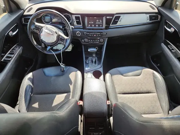 KNDCC3LC5J5117573 2018 KIA NIRO - Image 8