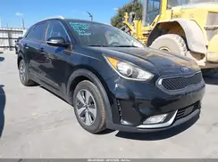 KNDCC3LC5J5125964 2018 KIA NIRO