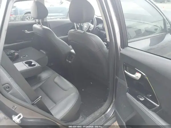 KNDCC3LC5J5134888 2018 KIA NIRO - Image 8