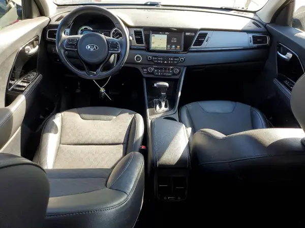 KNDCC3LC5J5145163 2018 KIA NIRO - Image 8