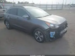 KNDCC3LC5J5153568 2018 KIA NIRO