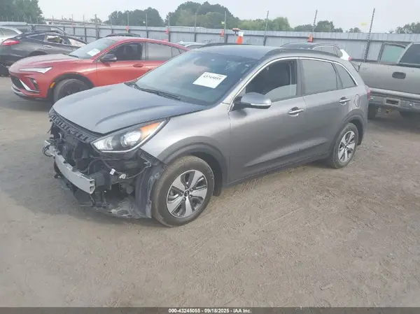 KNDCC3LC5J5153568 2018 KIA NIRO - Image 2