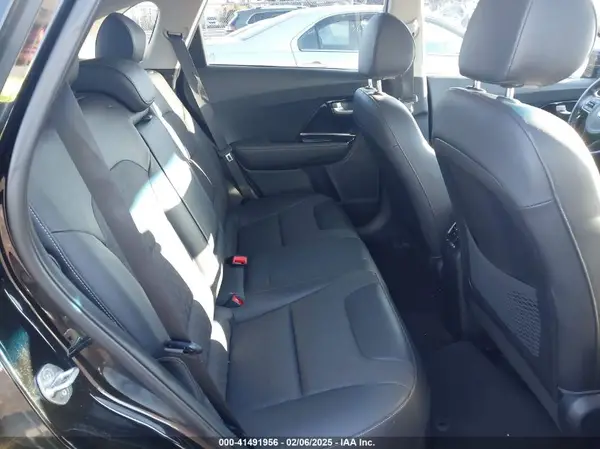 KNDCC3LC5K5303180 2019 KIA NIRO - Image 8
