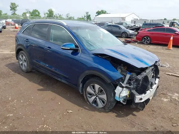 KNDCC3LC5K5303311 2019 KIA NIRO - Image 1
