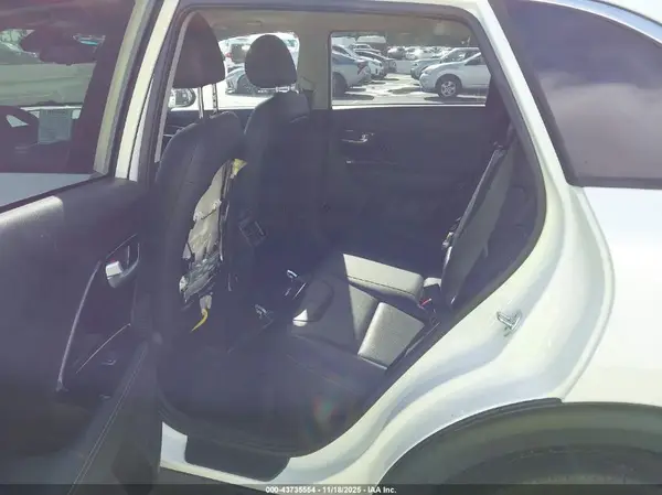 KNDCC3LC5N5531197 2022 KIA NIRO - Image 8