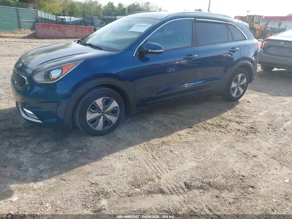 KNDCC3LC6H5042313 2017 KIA NIRO - Image 2