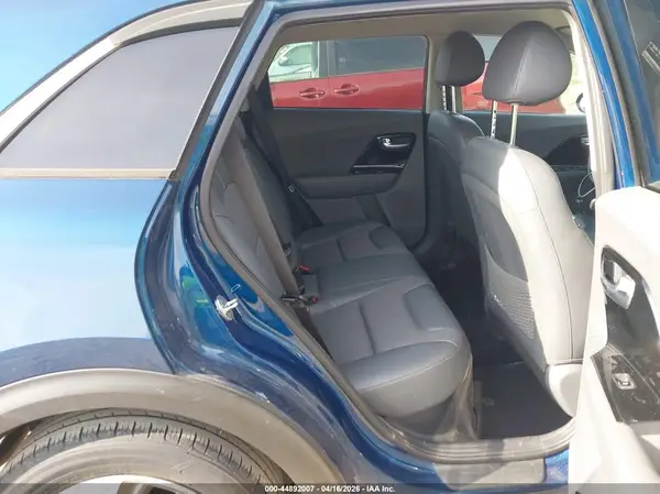 KNDCC3LC6H5042313 2017 KIA NIRO - Image 8