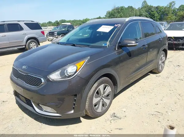 KNDCC3LC6H5048998 2017 KIA NIRO - Image 2