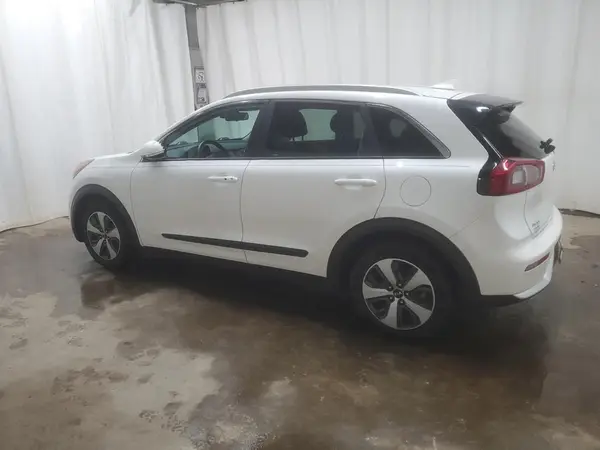 KNDCC3LC6H5053201 2017 KIA NIRO - Image 2