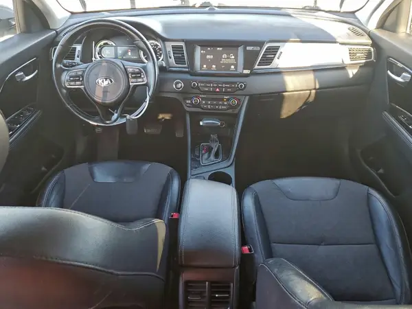 KNDCC3LC6H5055241 2017 KIA NIRO - Image 8