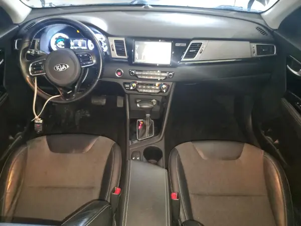 KNDCC3LC6H5061704 2017 KIA NIRO - Image 8
