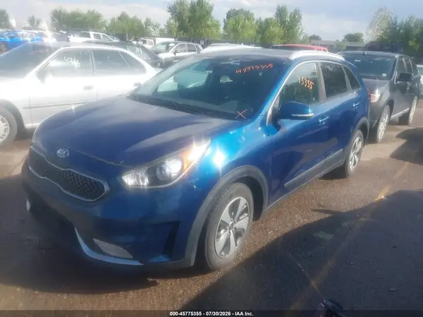 KNDCC3LC6H5067454 2017 KIA NIRO - Image 2