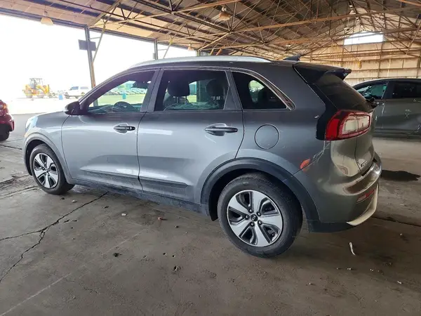 KNDCC3LC6H5067891 2017 KIA NIRO - Image 2