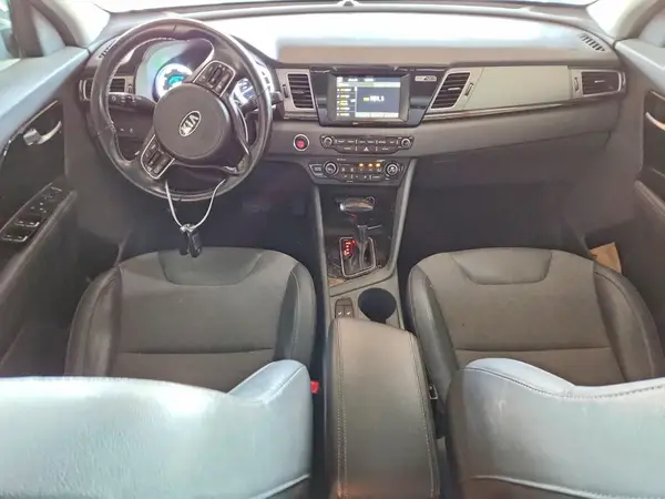 KNDCC3LC6H5067891 2017 KIA NIRO - Image 8