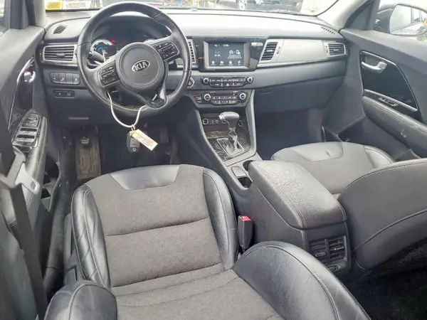 KNDCC3LC6H5071133 2017 KIA NIRO - Image 8