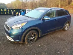 KNDCC3LC6H5072864 2017 KIA NIRO