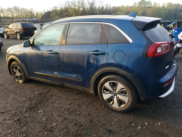 KNDCC3LC6H5072864 2017 KIA NIRO - Image 2