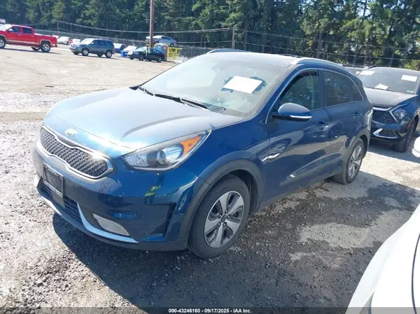 KNDCC3LC6H5102297 2017 KIA NIRO - Image 2