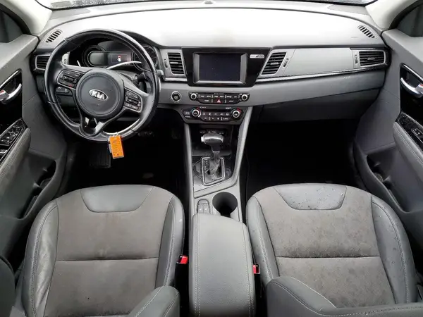 KNDCC3LC6J5110695 2018 KIA NIRO - Image 8