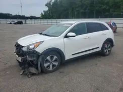 KNDCC3LC6J5111085 2018 KIA NIRO