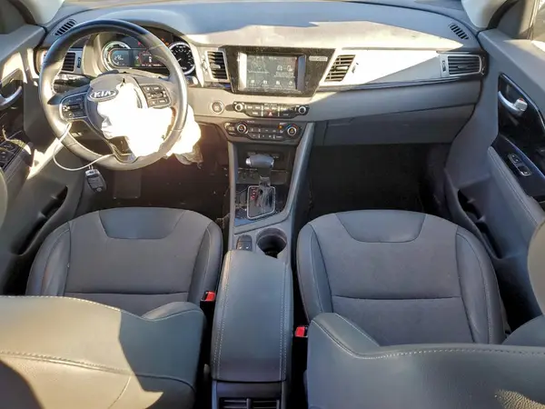 KNDCC3LC6J5120286 2018 KIA NIRO - Image 8