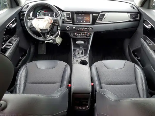 KNDCC3LC6J5122992 2018 KIA NIRO - Image 8