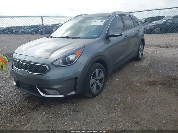 KNDCC3LC6J5124578 2018 KIA NIRO - Image 2