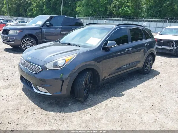 KNDCC3LC6J5135080 2018 KIA NIRO - Image 2