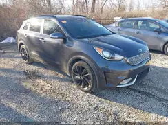 KNDCC3LC6J5137895 2018 KIA NIRO