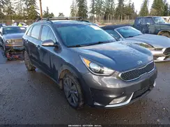 KNDCC3LC6J5150677 2018 KIA NIRO