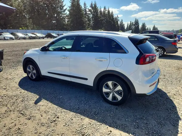 KNDCC3LC6J5152476 2018 KIA NIRO - Image 2