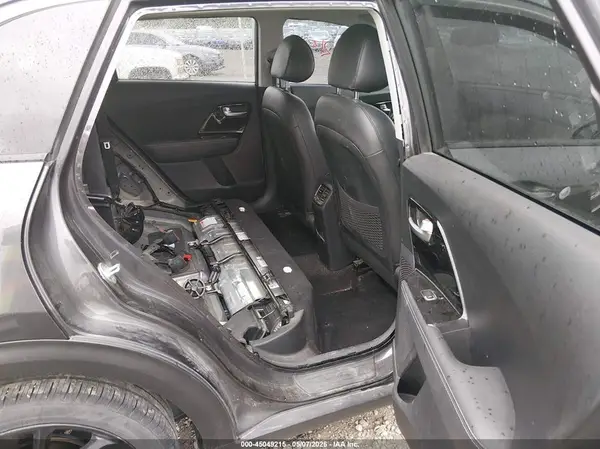 KNDCC3LC6J5160612 2018 KIA NIRO - Image 8