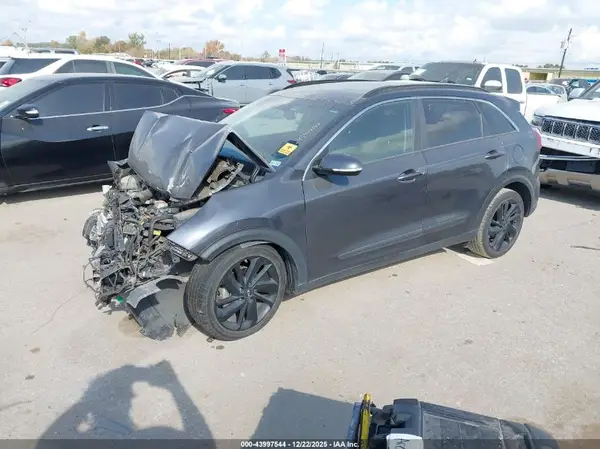 KNDCC3LC6J5161484 2018 KIA NIRO - Image 2