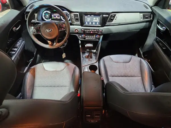 KNDCC3LC6J5176180 2018 KIA NIRO - Image 8