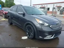 KNDCC3LC6J5186126 2018 KIA NIRO