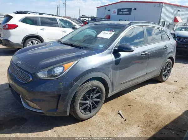 KNDCC3LC6K5218476 2019 KIA NIRO - Image 2