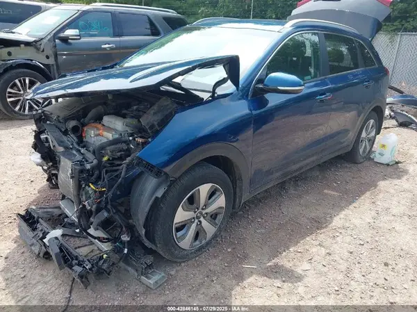 KNDCC3LC6K5223127 2019 KIA NIRO - Image 2