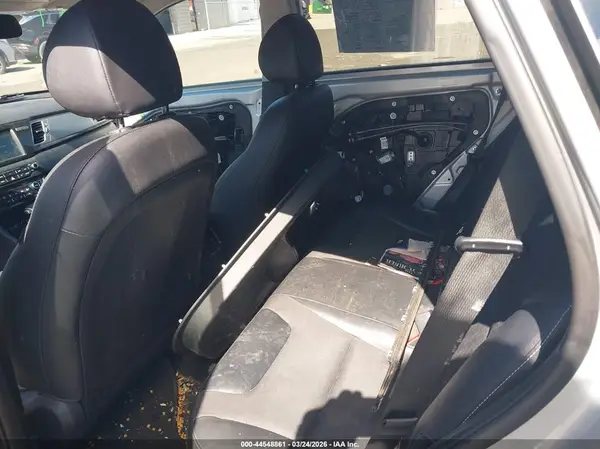 KNDCC3LC6K5238033 2019 KIA NIRO - Image 8