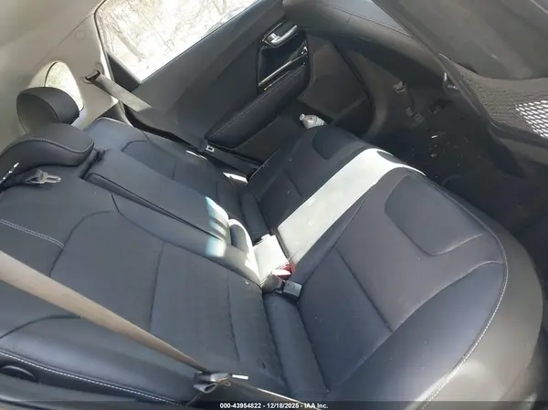 KNDCC3LC6K5262428 2019 KIA NIRO - Image 8