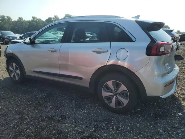 KNDCC3LC6K5315726 2019 KIA NIRO - Image 2