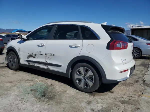 KNDCC3LC6K5324345 2019 KIA NIRO - Image 2