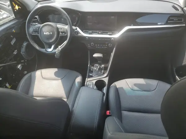 KNDCC3LC6N5510973 2022 KIA NIRO - Image 8