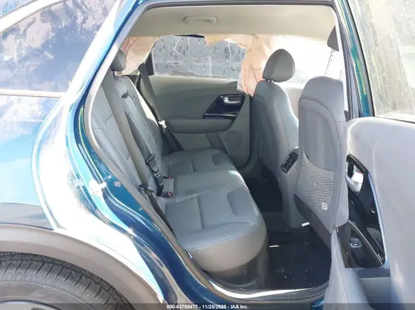 KNDCC3LC7H5035029 2017 KIA NIRO - Image 8