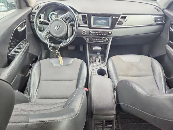KNDCC3LC7H5036083 2017 KIA NIRO - Image 8