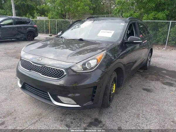 KNDCC3LC7H5037511 2017 KIA NIRO - Image 2
