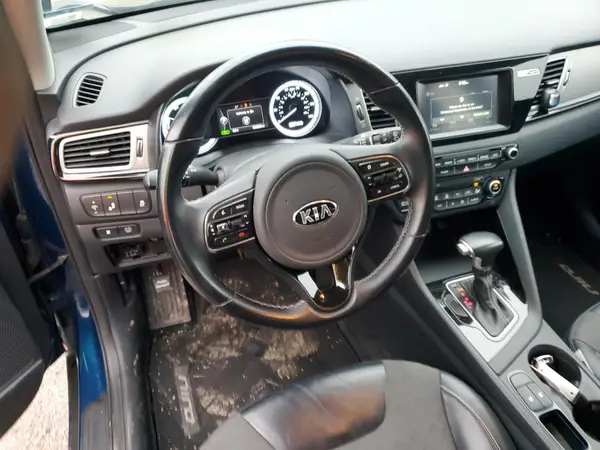KNDCC3LC7H5042286 2017 KIA NIRO - Image 8