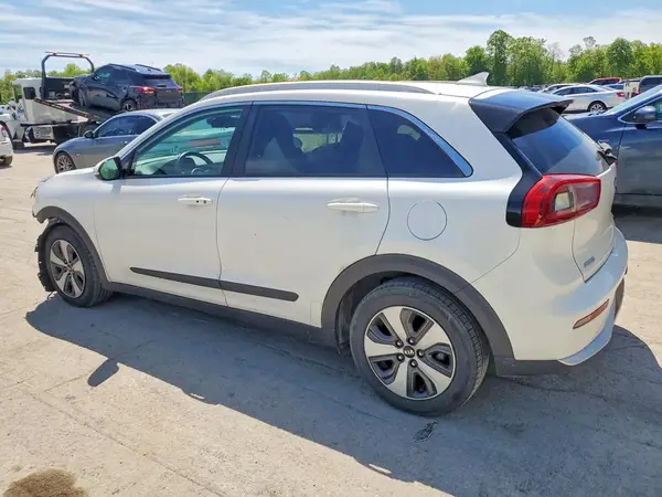 KNDCC3LC7H5051294 2017 KIA NIRO - Image 2